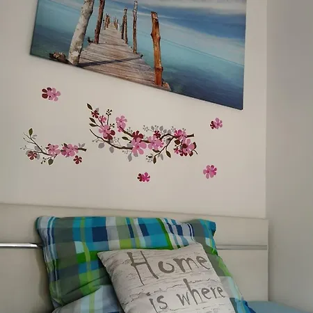 Apartment 1,5 Szobas Lakas Terasszal,koezel A Szechenyi Fuerdohoez